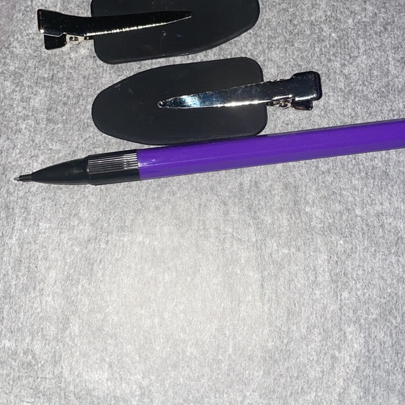 Dior Hair Clips. - Picture 4 of 5